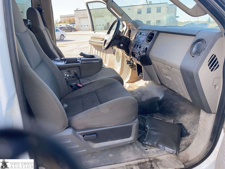 2010-ford-f550-image-14