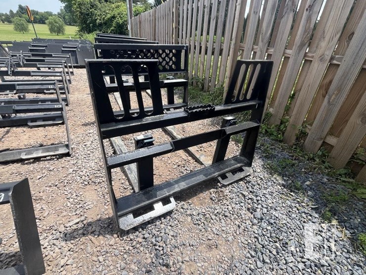 wildcat-48"-pallet-forks-image-2