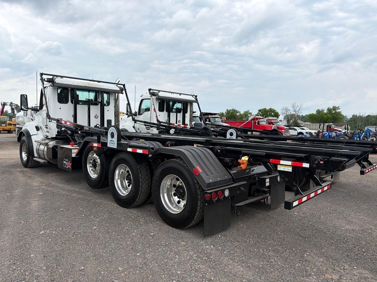 2025-kenworth-t880-image-5