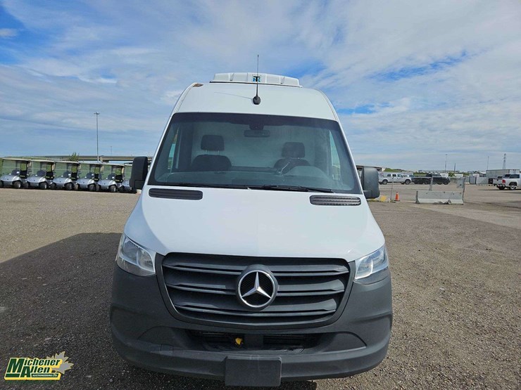 2021-mercedes-benz-sprinter-c240-turbo-diesel-cargo-van-image-9