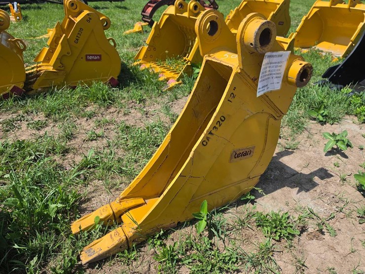 caterpillar-320-image-1