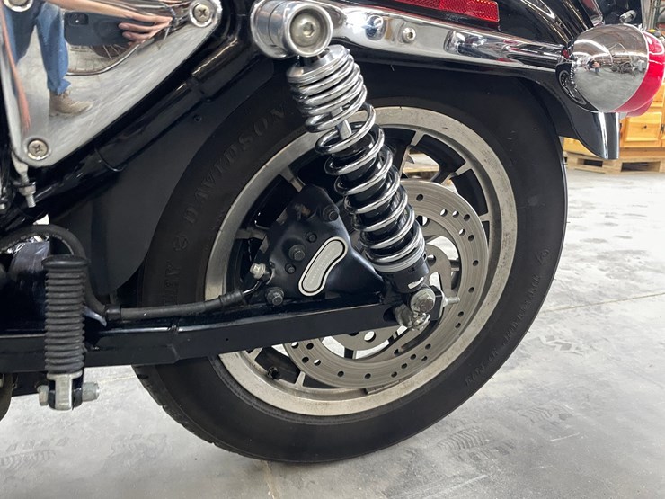 #300-•-2000-harley-davidson-883-sportster-(has-wi-title)-image-46