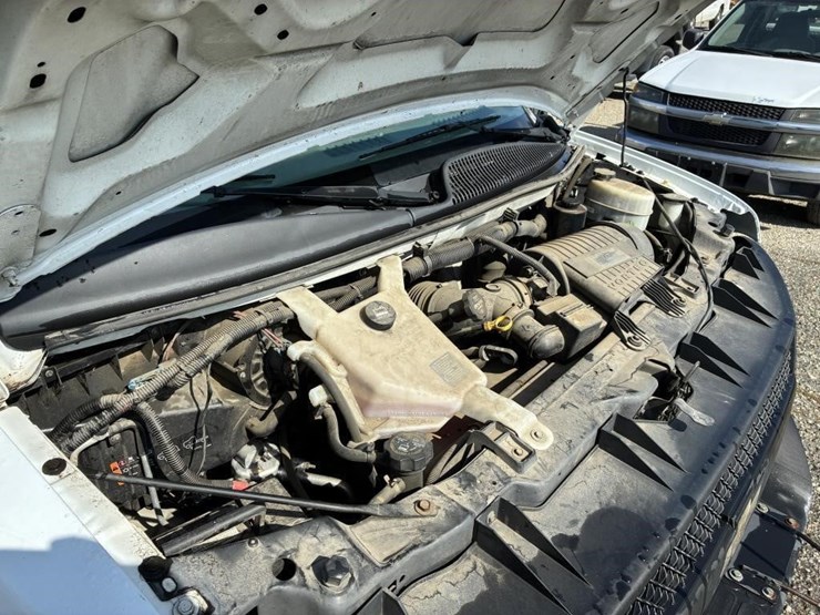 2014-chevrolet-express-2500-image-8