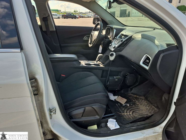 2015-chevrolet-equinox-image-29