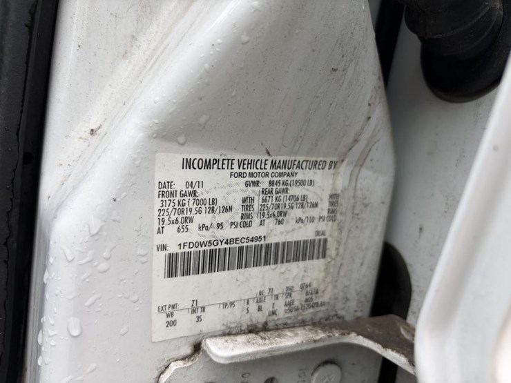 2011-ford-f550-xlt-image-21