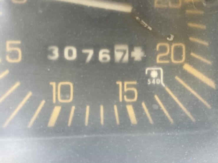1987-ford-2810-image-12