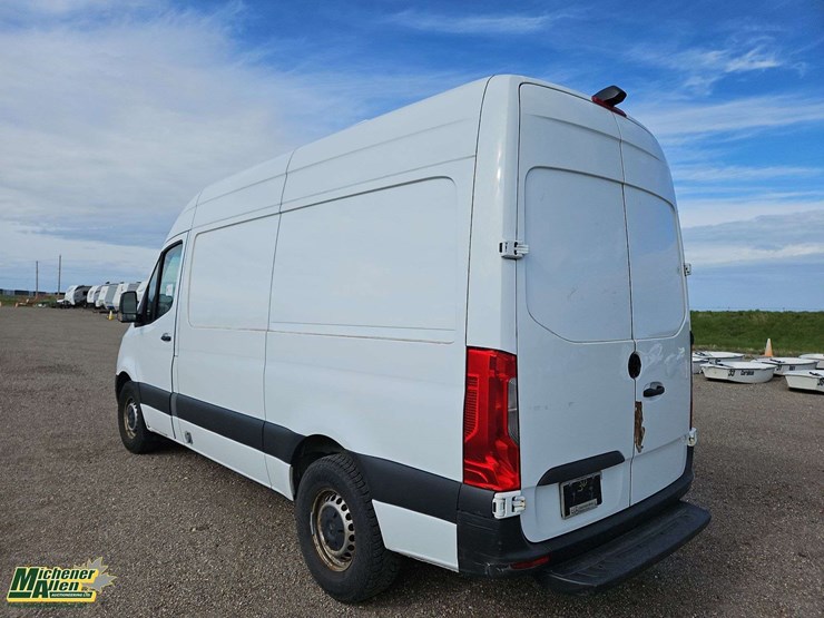 2020-mercedes-benz-sprinter-c240-turbo-diesel-cargo-van-image-3