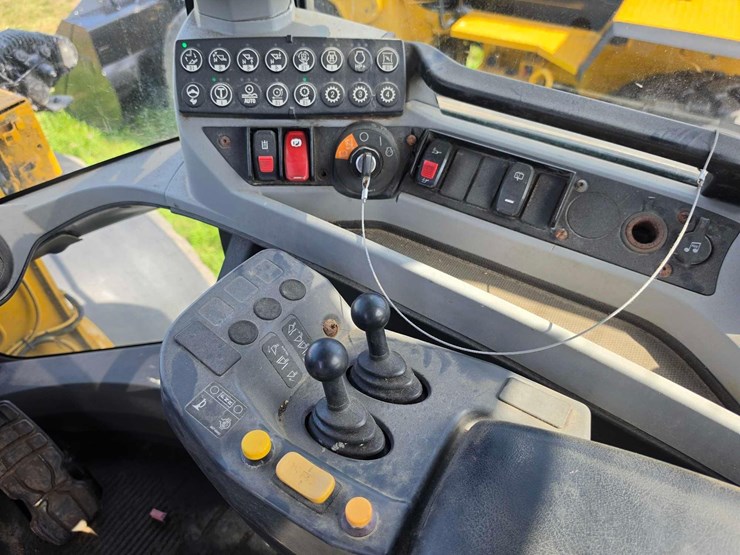 caterpillar-938m-image-19
