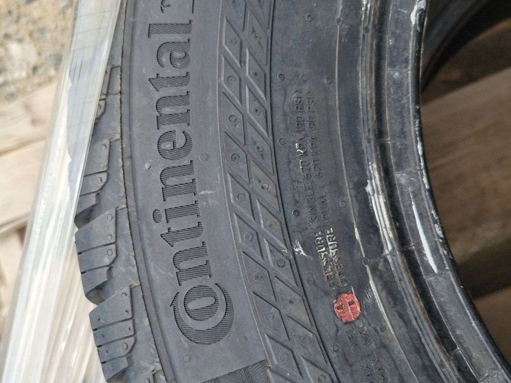 4-tires-continental-235/65r16c-image-3