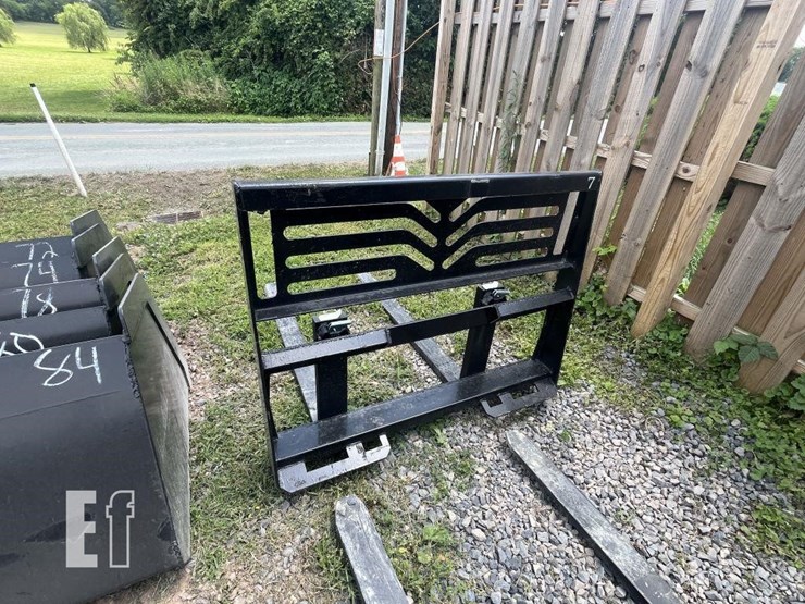 wildcat-48"-pallet-forks-image-2