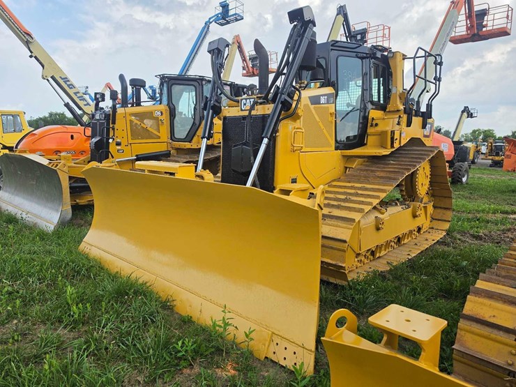 caterpillar-d6t-lgp-image-1