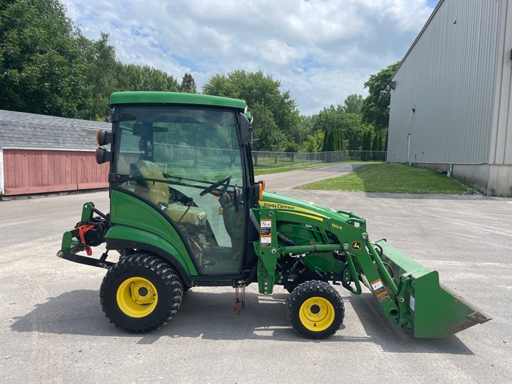 2024-john-deere-1025r-image-4