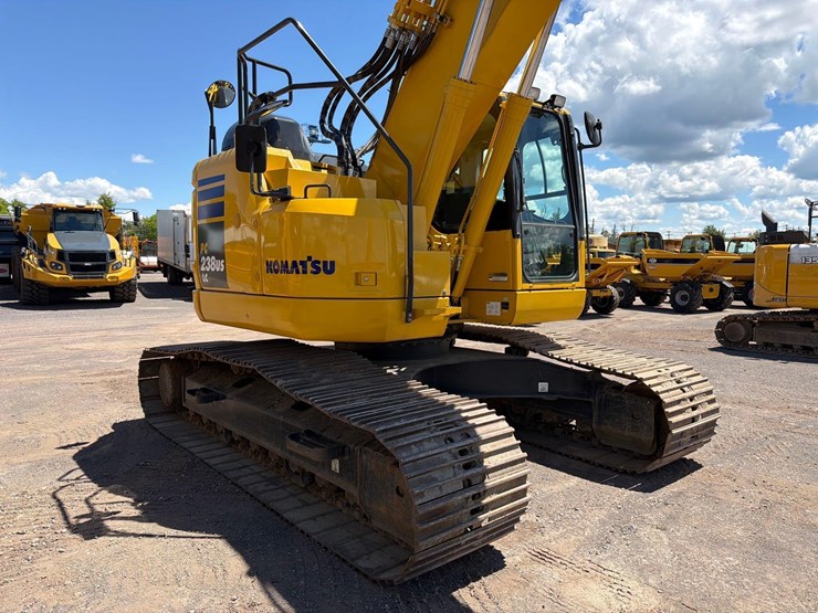 komatsu-pc238us-lc-11-image-5