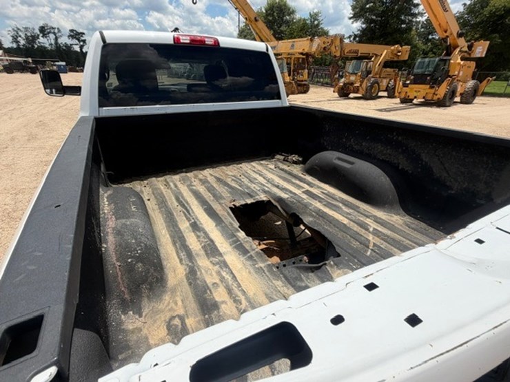 2013-dodge-ram-2500-image-10