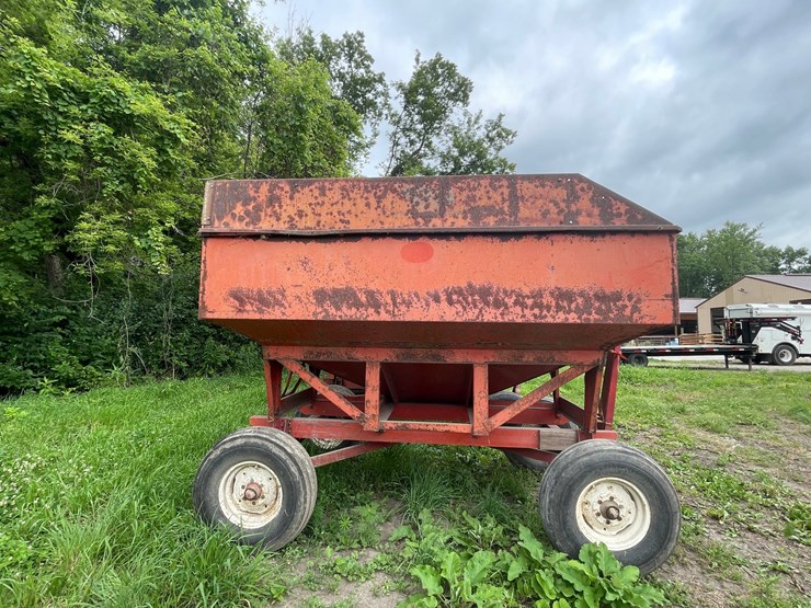 #8315-•-knowles-g900-feed-wagon-gravity-box-image-5