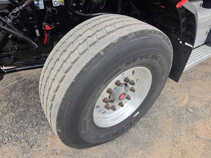 2015-kenworth-t880-image-13