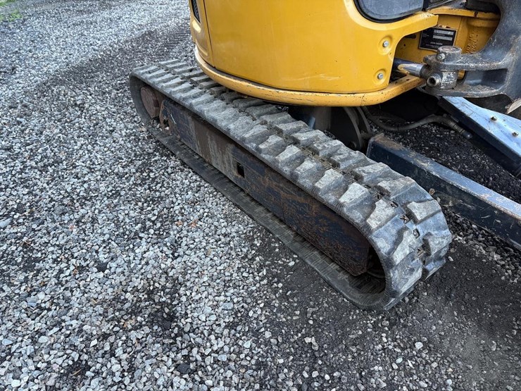 2015-deere-35g-image-11