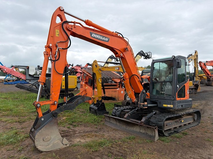 2019-doosan-dx85r-3-image-3