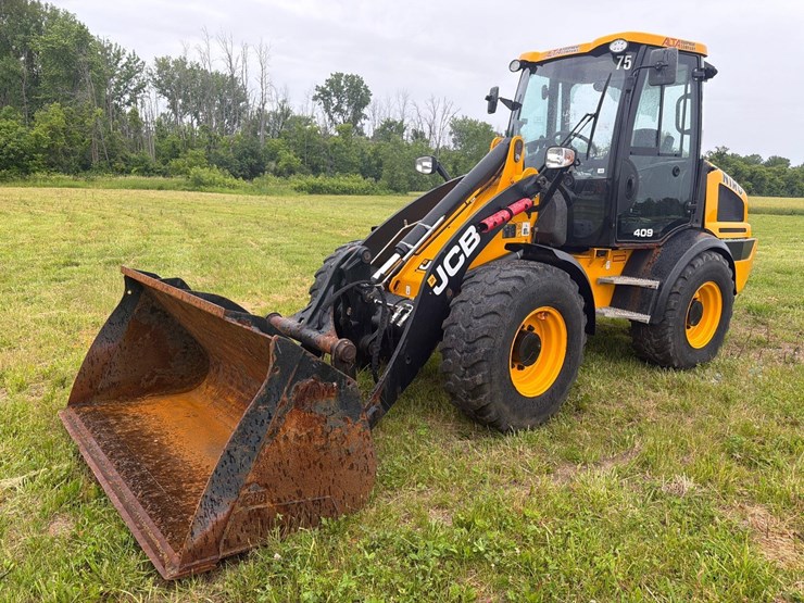 2021-jcb-409-image-3