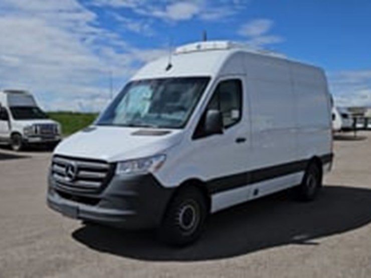 2021-mercedes-benz-sprinter-c240-turbo-diesel-cargo-van-image-5