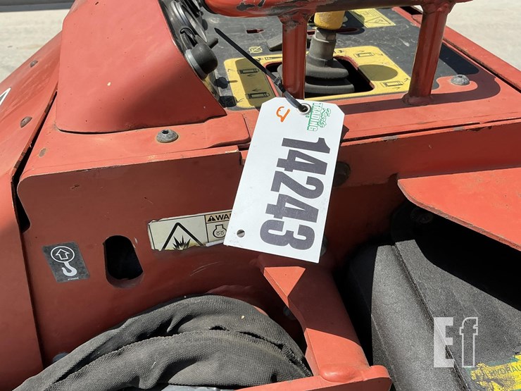 2018-ditch-witch-sk800-image-19