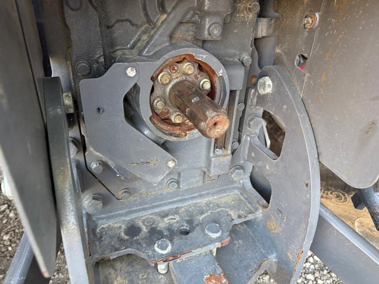 2019-massey-ferguson-4710-image-16