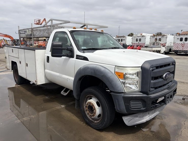 2012-ford-f550-xl-image-2