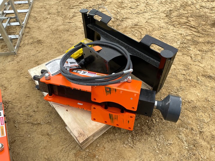 #2054-•-new-wolverine-skid-steer-post-hole-driver-image-1