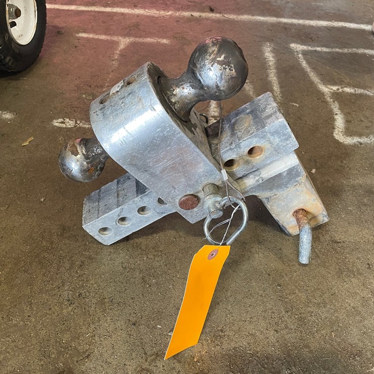 #7931 • Aluminum Double Sided Hitch Receiver Mount
