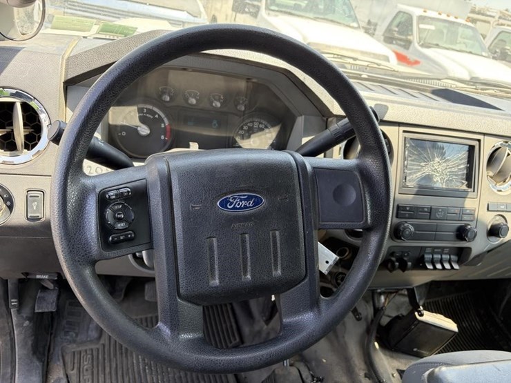 2012-ford-f550-image-15