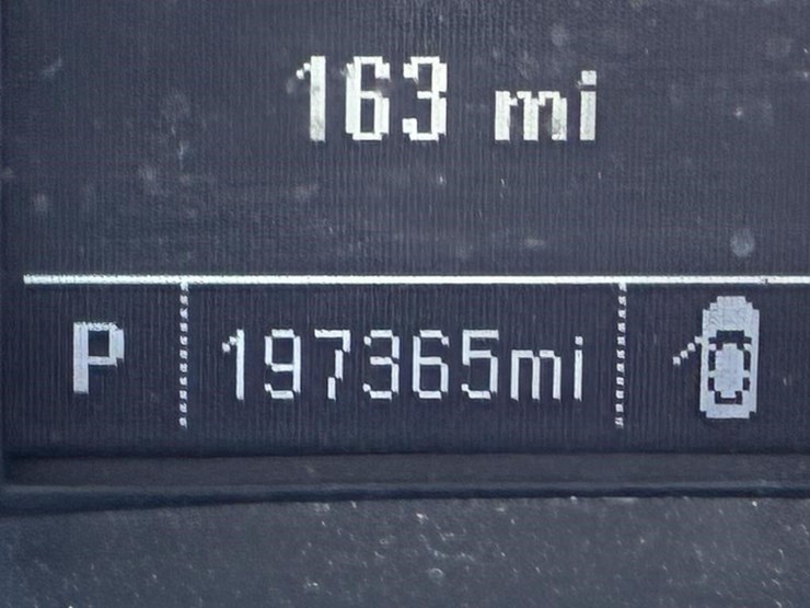2015-chevrolet-silverado-2500-image-13