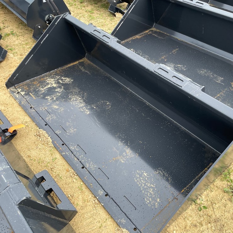 #2029 • New Wolverine Skid Steer 72" Bucket