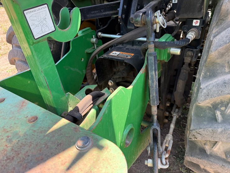 john-deere-3032e-image-29