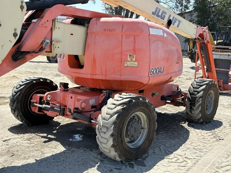 2002-jlg-600aj-image-15