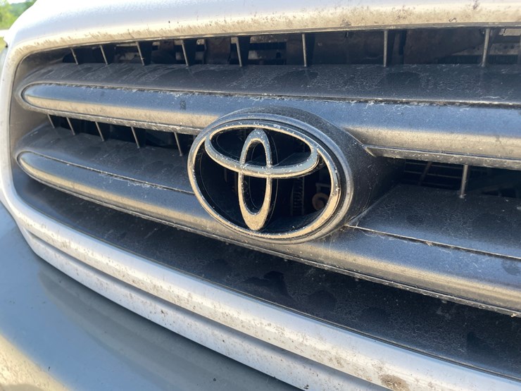 2003-toyota-sequoia-image-9