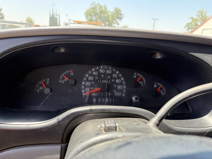 2001-ford-e350-image-18