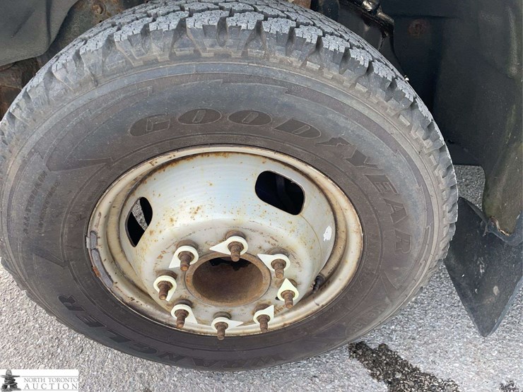 2011-ford-f350-image-31