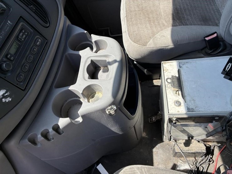 2002-ford-e350-image-18