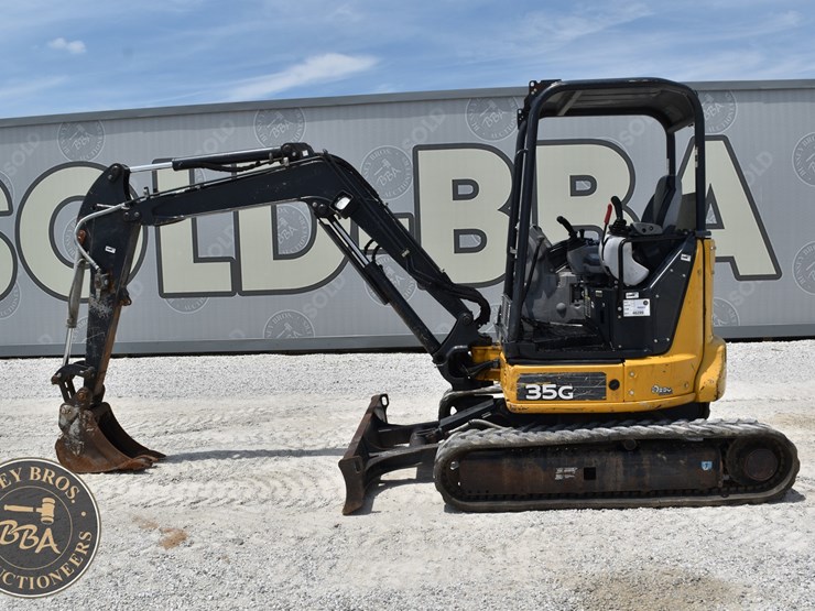 2020-deere-35g-image-10