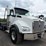2025-kenworth-t880-image-3