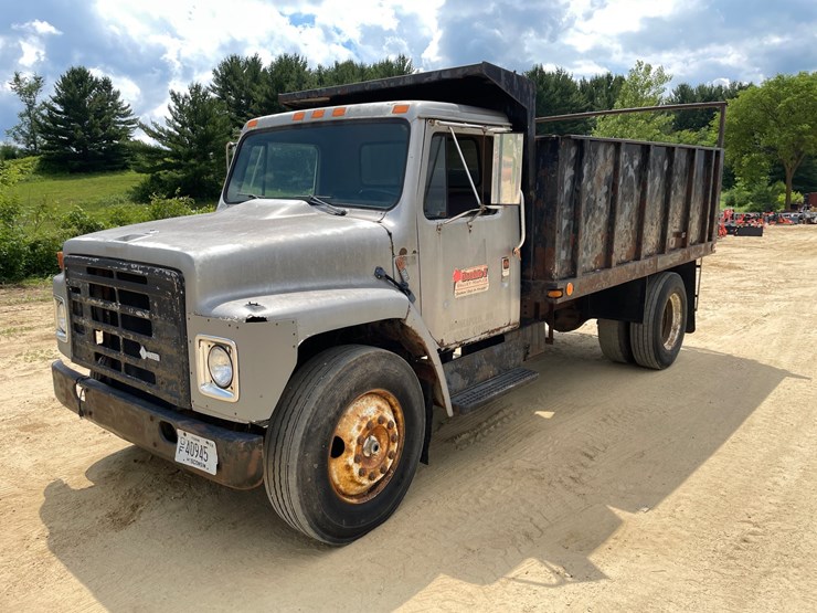 #204-•-1988-international-straight-truck-(has-wi-title)-image-1