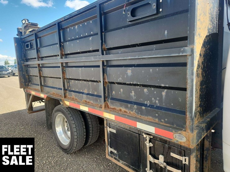 2021-ford-f550-image-42
