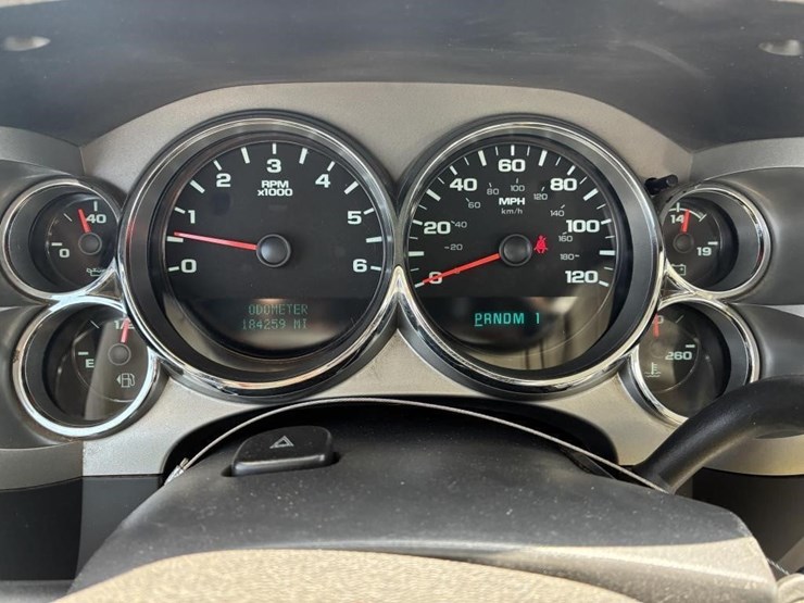 2011-chevrolet-2500hd-image-15