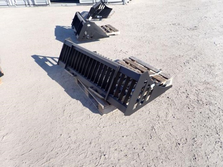 unused-greatbear-72-in.-skid-steer-rock-bucket-image-3