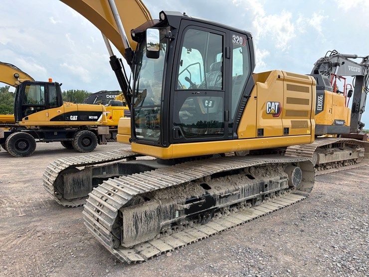 caterpillar-320-image-2