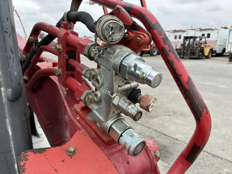 2019-takeuchi-tl12-image-11