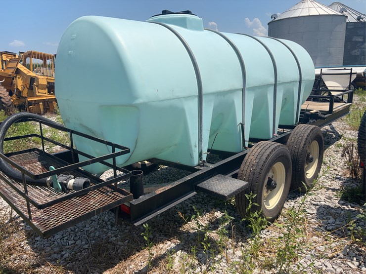 1000-gallon-nurse-tank-and-trailer-image-10