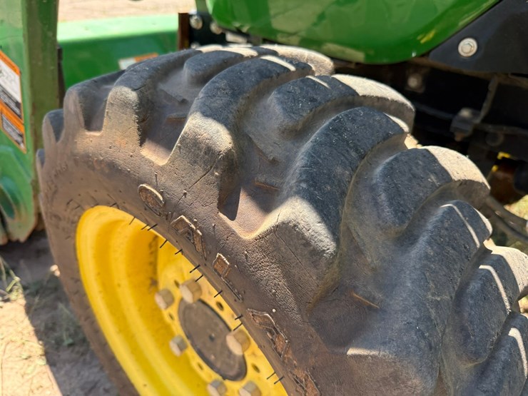 john-deere-3032e-image-69