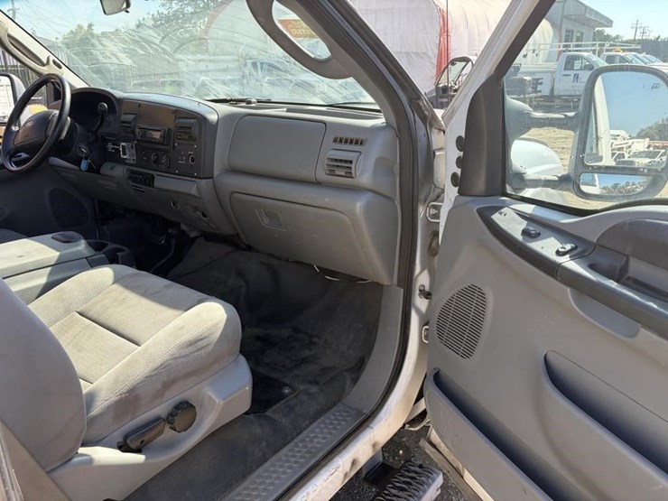 2006-ford-f450-image-8