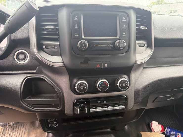 2022-dodge-3500-image-14